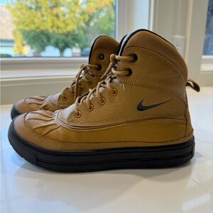 Nike Kids Brown Lace-Up Snow Boots